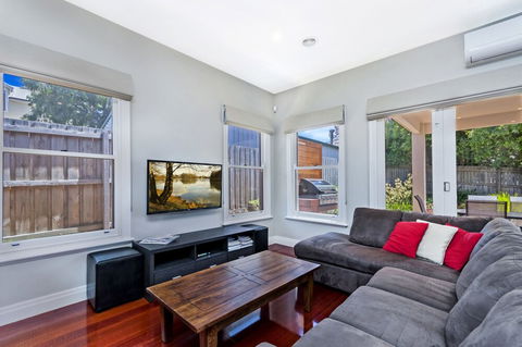 Merri Place - Perth Resorts 1