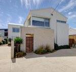 Villa Moyne located in a quiet cul de sac  designed for beach families - Accommodation Perth