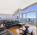 Shemara Idyllic East Beach property with multiple living areas - Accommodation Perth