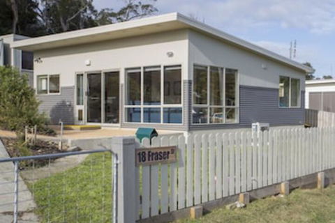 The Hill House - Accommodation Perth 0
