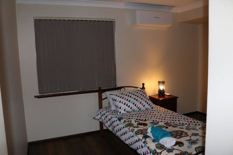 Cozy Stay At Kearsley - Accommodation Perth 5