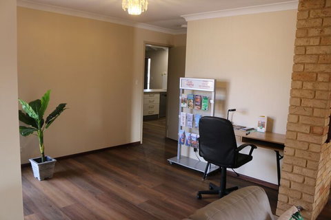 Cozy Stay At Kearsley - Accommodation Perth 4