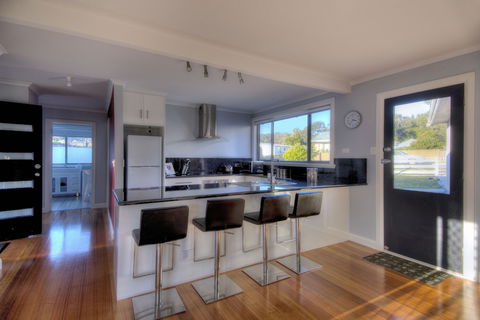 Muirs Beach Retreat - Perth Resorts 2