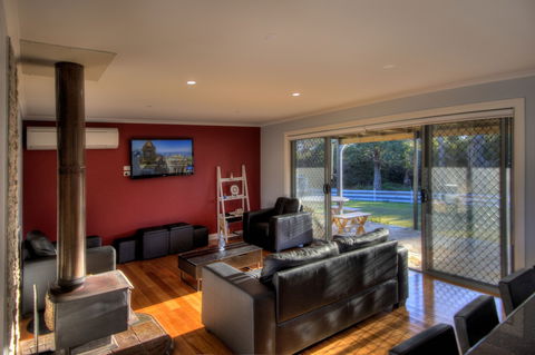 Muirs Beach Retreat - Perth Resorts 4