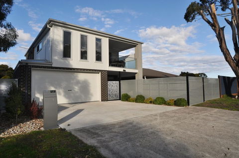 Markeish Retreat Inlet Side Free Wifi - Perth Resorts 0