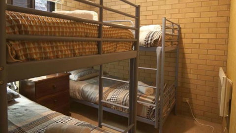 St Trinians 3a - Accommodation Perth 2