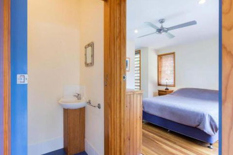 Blue Poles (Pets Allowed) - Perth Resorts 3