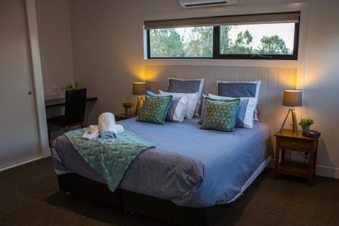 Pomonal Estate Mt. Cassell Villa - Accommodation Perth 2