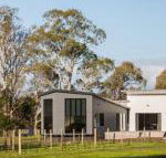 Pomonal Estate Mt. Cassell Villa - Perth Resorts