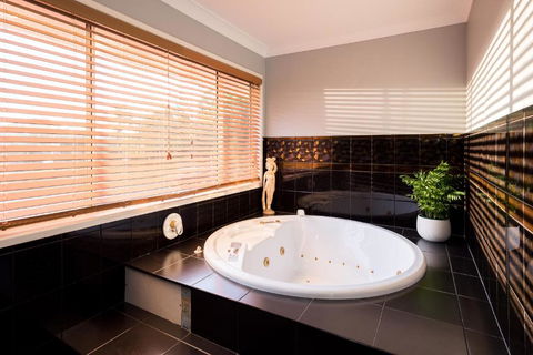 Land Of Lost Treasure - Accommodation Perth 1