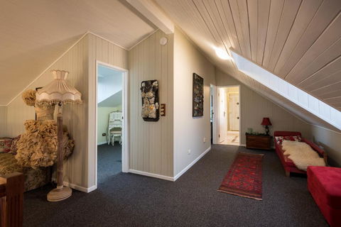Land Of Lost Treasure - Accommodation Perth 3