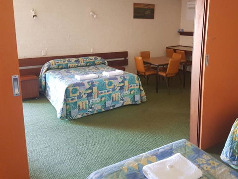 The Club Hotel - Accommodation Perth 3