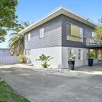 Middle Sea Perfect For Two Families - Perth Resorts 0