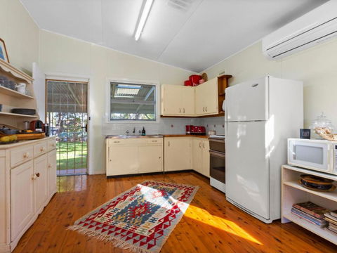 Between 2 Beaches Comfortable Private Sanctuary - Accommodation Perth 3