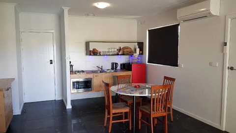 The Good Life - Accommodation Perth 2