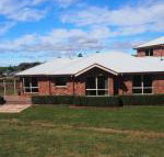 Country Meets Town - Accommodation Perth