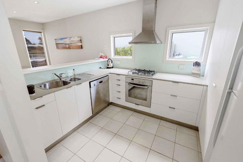 Beach 2 Waterfront Villa & Beach - Accommodation Perth 6