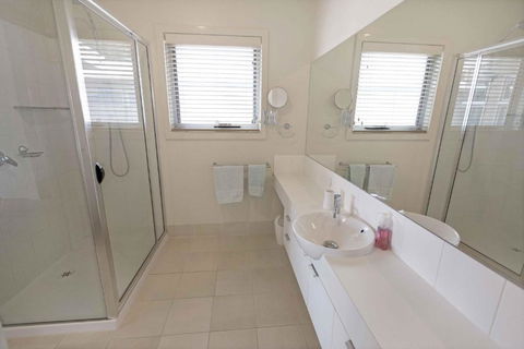Beach 2 Waterfront Villa & Beach - Accommodation Perth 4