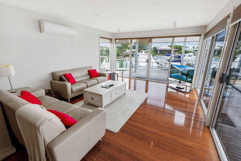 Beach 2 Waterfront Villa & Beach - Accommodation Perth 5