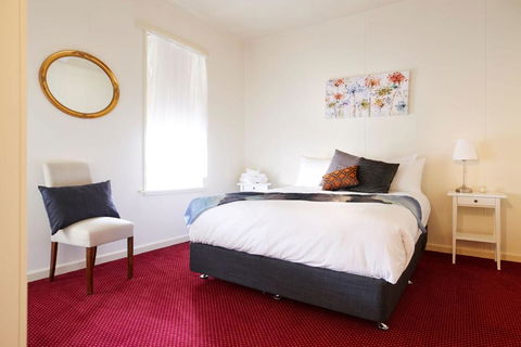 Grand Central Hotel - Accommodation Perth 6