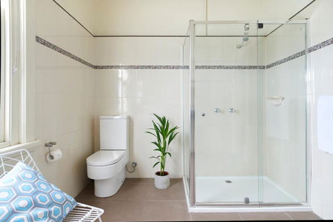 Grand Central Hotel - Accommodation Perth 2