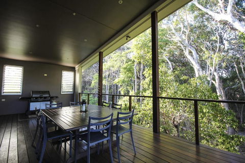 17 Naiad Court Modern Open Plan Family Home With Covered Outdoor Area & Double Lock Up Garage - Perth Resorts 6