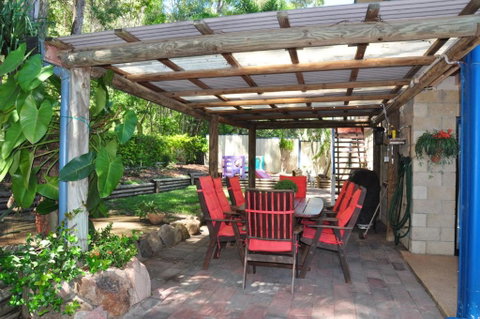 43 Double Island Drive Two Level Holiday Home With Swimming Pool. Located Close To Beach & CBD - Accommodation Perth 4