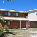 31 Bombala Crescent Two Storey Home With Covered Outdoor Deck Fully Fenced Backyard. Pet Friendly - Accommodation Perth 0