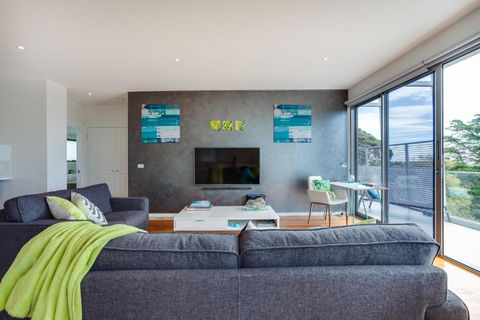 Modern McCrae Beauty - Perth Resorts 6