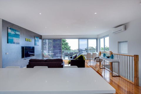 Modern McCrae Beauty - Perth Resorts 2
