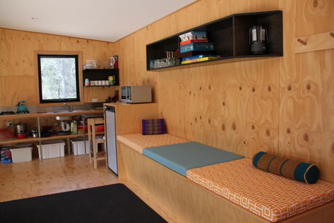 BAY Of FIRES ECO HUT Off Grid Experience At Binalong Bay - Accommodation Perth 6