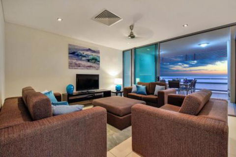 Oceana Darwin Central Oceanfront 3 Bedroom 2 Lounge Room Pool Gym Tennis Court Sleeps 9 - Perth Resorts 2