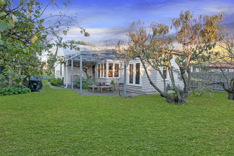 Plovers Rest - Accommodation Perth 2