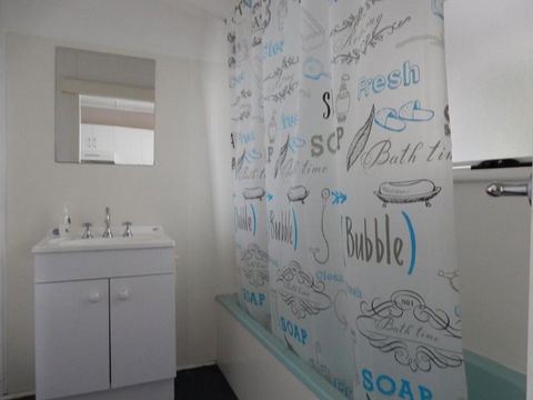 2 / 9 Donlan Rd Delightful Donlan - Accommodation Perth 2
