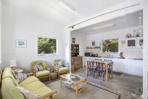 Retro Beach Cottage 681 Murramarang Rd - Accommodation Perth 5