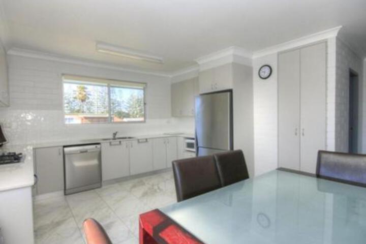Tarbuck Bay NSW Accommodation Perth