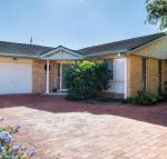 1 / 4 Huntly Close - Accommodation Perth