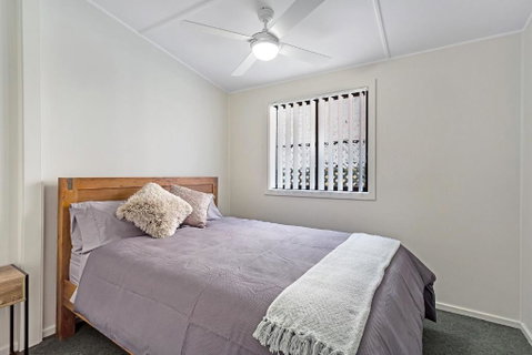 Sunset Beach House Soldiers Point Sleeps 9 - Accommodation Perth 2