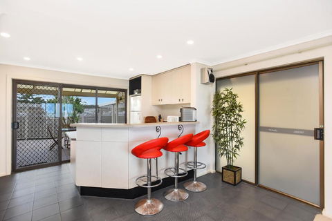 Right On The Beach At Moana - Accommodation Perth 2