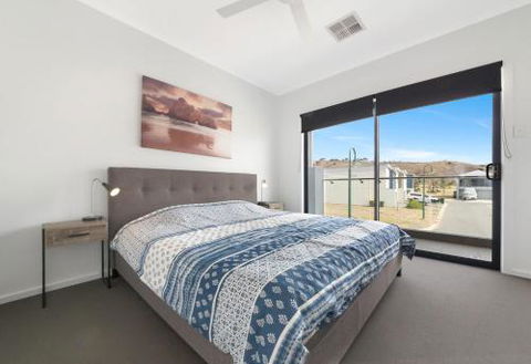 Tee Two On Troon 21 / 30 Troon Drive - Accommodation Perth 2