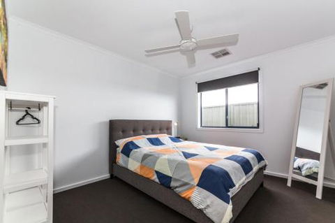 Tee Two On Troon 21 / 30 Troon Drive - Accommodation Perth 4