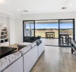 Tee Two on Troon 21 / 30 Troon Drive - Accommodation Perth