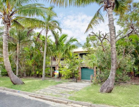 33 Cooloola Drive Rainbow Beach Walk To The Beach Pet Friendly - Accommodation Perth 6
