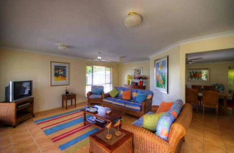 4 Boronia Place Rainbow Beach Perfect Convenient Location Fenced Yard - Accommodation Perth 5
