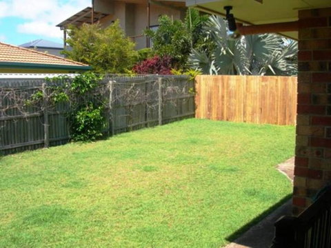 4 Boronia Place Rainbow Beach Perfect Convenient Location Fenced Yard - Accommodation Perth 1