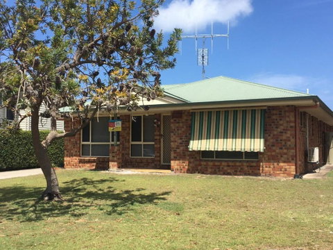 4 Boronia Place Rainbow Beach Perfect Convenient Location Fenced Yard - Accommodation Perth 4