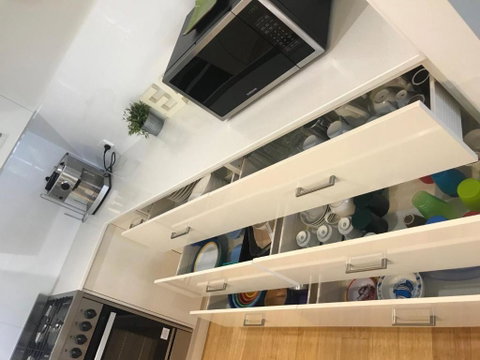 15 Esprit Drive Rainbow Shores Gorgeous Modern Beach House - Accommodation Perth 4