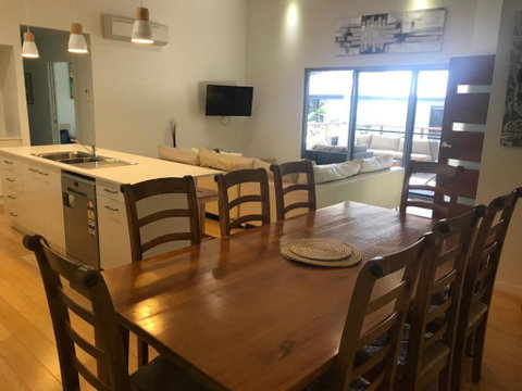 15 Esprit Drive Rainbow Shores Gorgeous Modern Beach House - Accommodation Perth 1