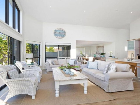 Beach Shac On Parkway! - Accommodation Perth 4