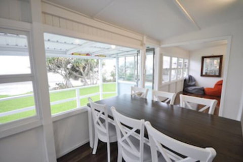 Golden Sands At Beachmere - Accommodation Perth 0